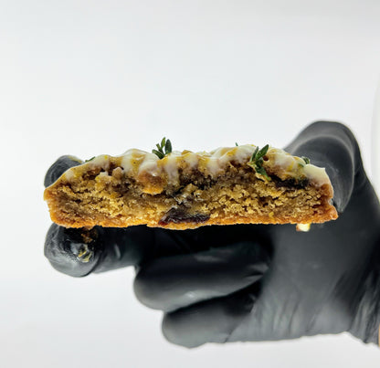 Visino Sour Cherry and Pistachio Praline Cookie